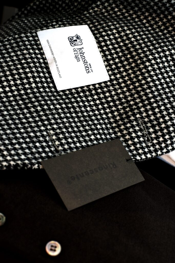 “CASHMERE / 590 ABITO “